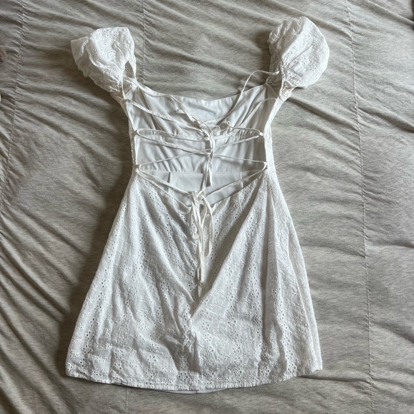 Princess Polly white eyelet dress - Picture 4 of 6